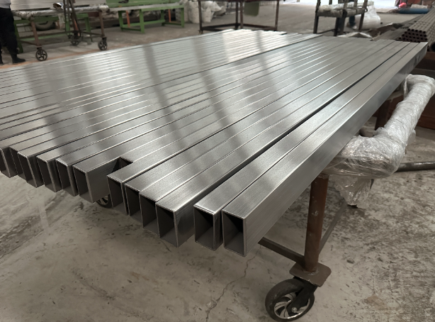 昆明新能源汽车用不锈钢方管 现货